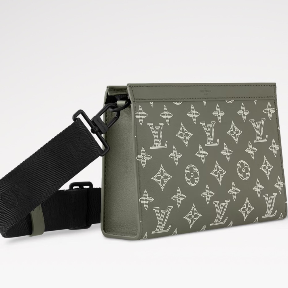Louis Vuitton Gaston Wearable Wallet - Picture 3 of 6